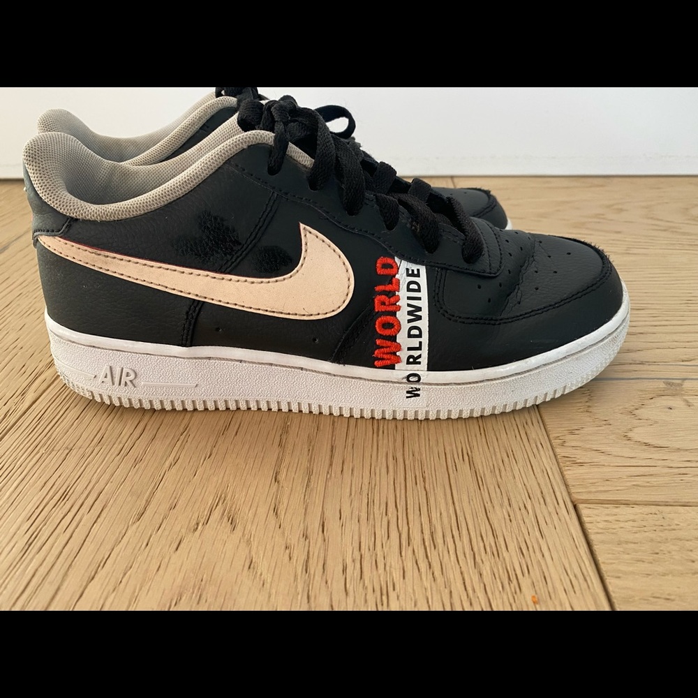 Kids | NIKE Airforce 1 | Black red trim | size 5.5Y